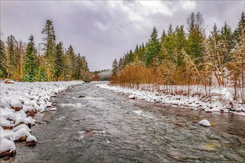 Greenwater New: Steps From White River Near Mount Rainier National Park מראה חיצוני תמונה